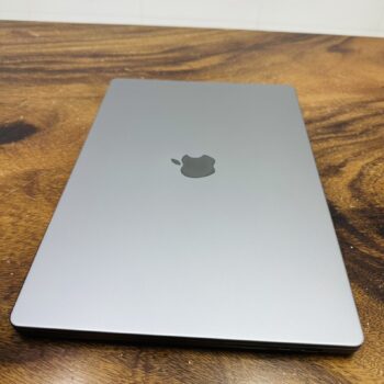Macbook Pro 16in M1 2021 Gray 4