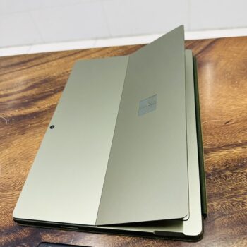 Surface Pro 9 Forest Blue 3