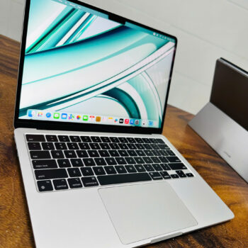 Macbook Air M3 Silver 1