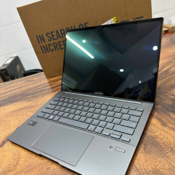 Asus Zenbook Q425 2