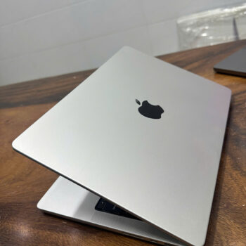 Macbook M1 Max 1