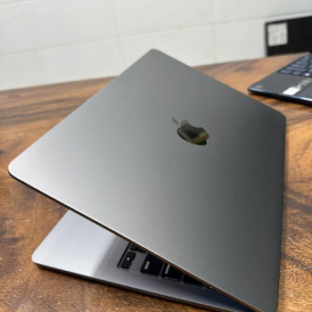 Macbook Air 13in M2 Grey 9