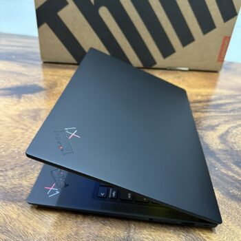 Thinkpad X1 Carbon Gen 11 12