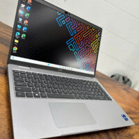 Dell Precision 3581 2