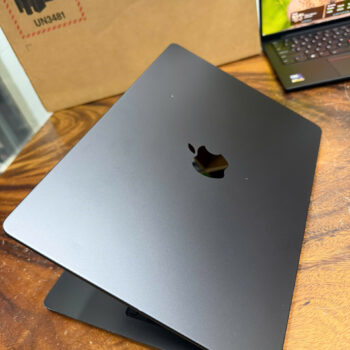 Macbook Pro M4 Max 1