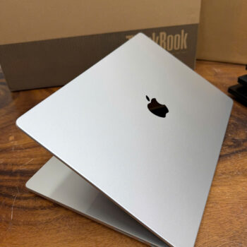 Macbook Pro 16 M4 Max 10