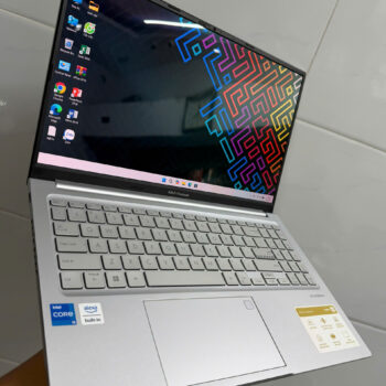 Asus Vivobook A1503z Oled 3
