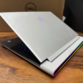 Dell Alienware X16 R2 (2)