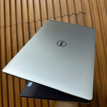 Dell Precision 5520 Xeon (1)