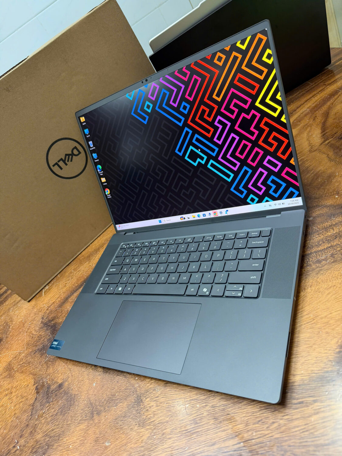 Dell Precision 5690 Ultra 7 (2)