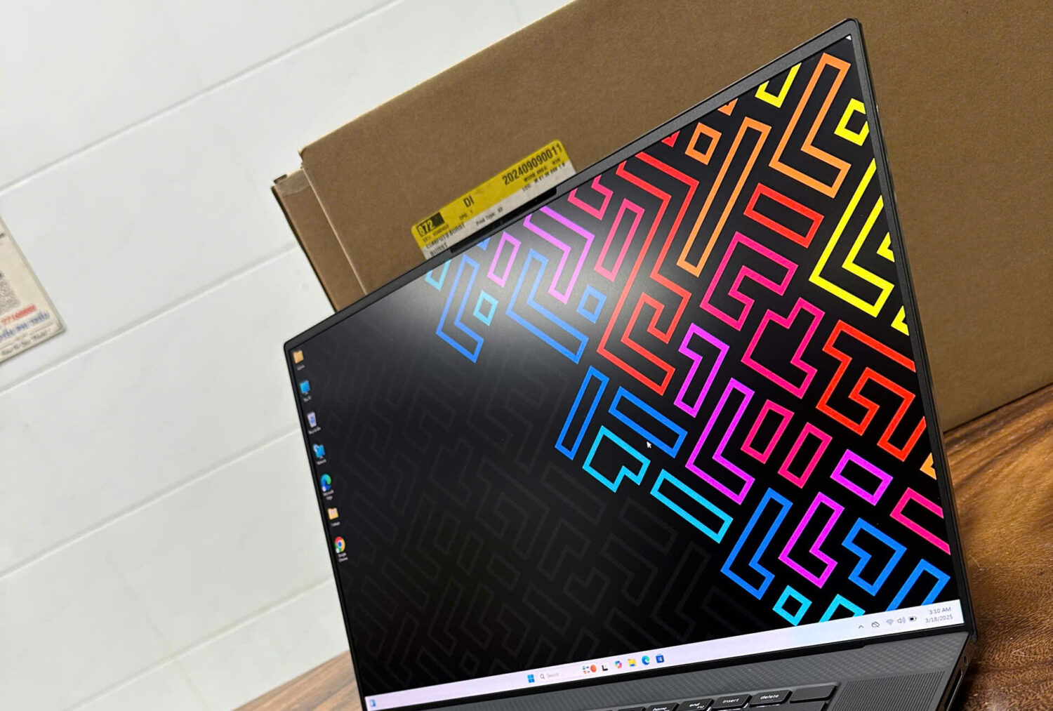 Màn hình Dell Precision 5760 được sản xuất theo tiêu chuẩn cao 