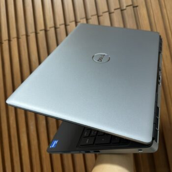 Dell Precision 7560 core i5 (1)