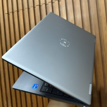 Dell Precision 7670 core i7 (1)