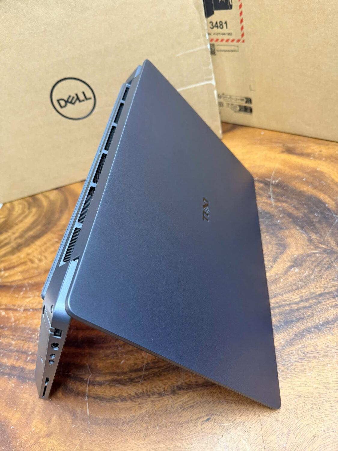 Dell Pro Max 16 Plus Mb16250, Ultra 9 285hx (10)