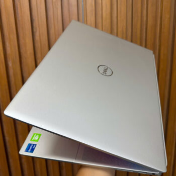 Dell Vostro 5620 (2)