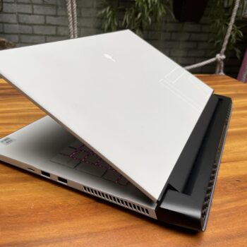 Dell alienware M17 R4 (6)