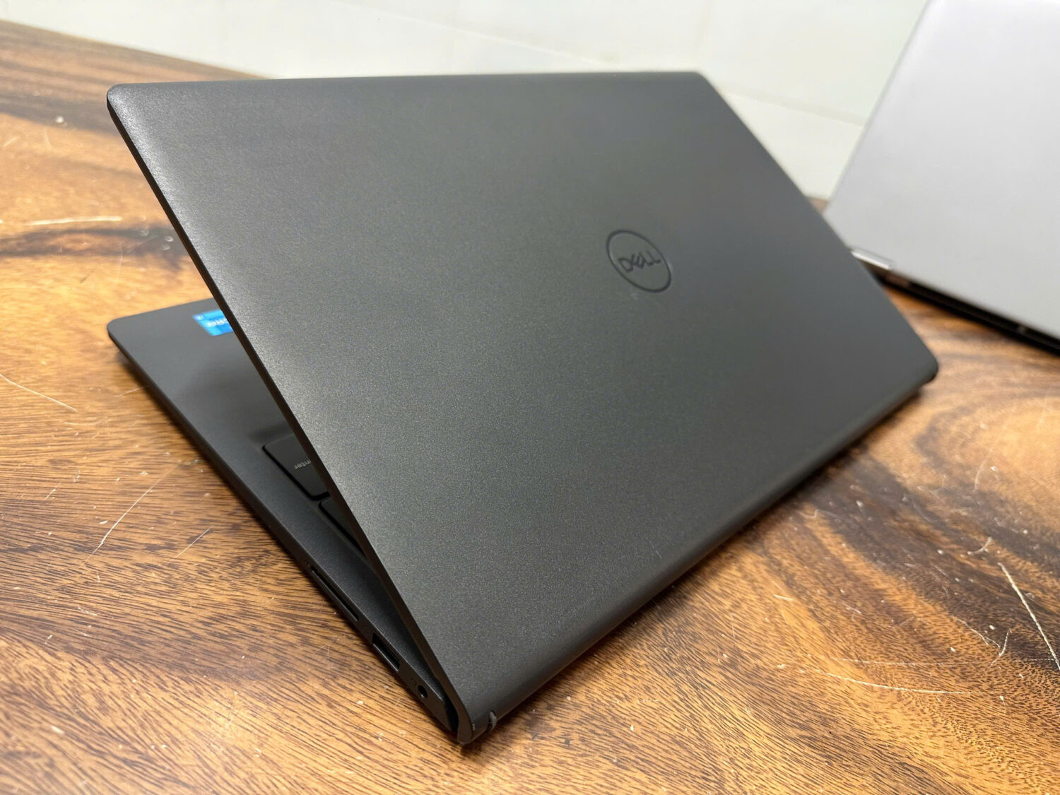 Dell Inspiron 3520 Core I3 (3)