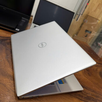Dell Inspiron 5620 (3)