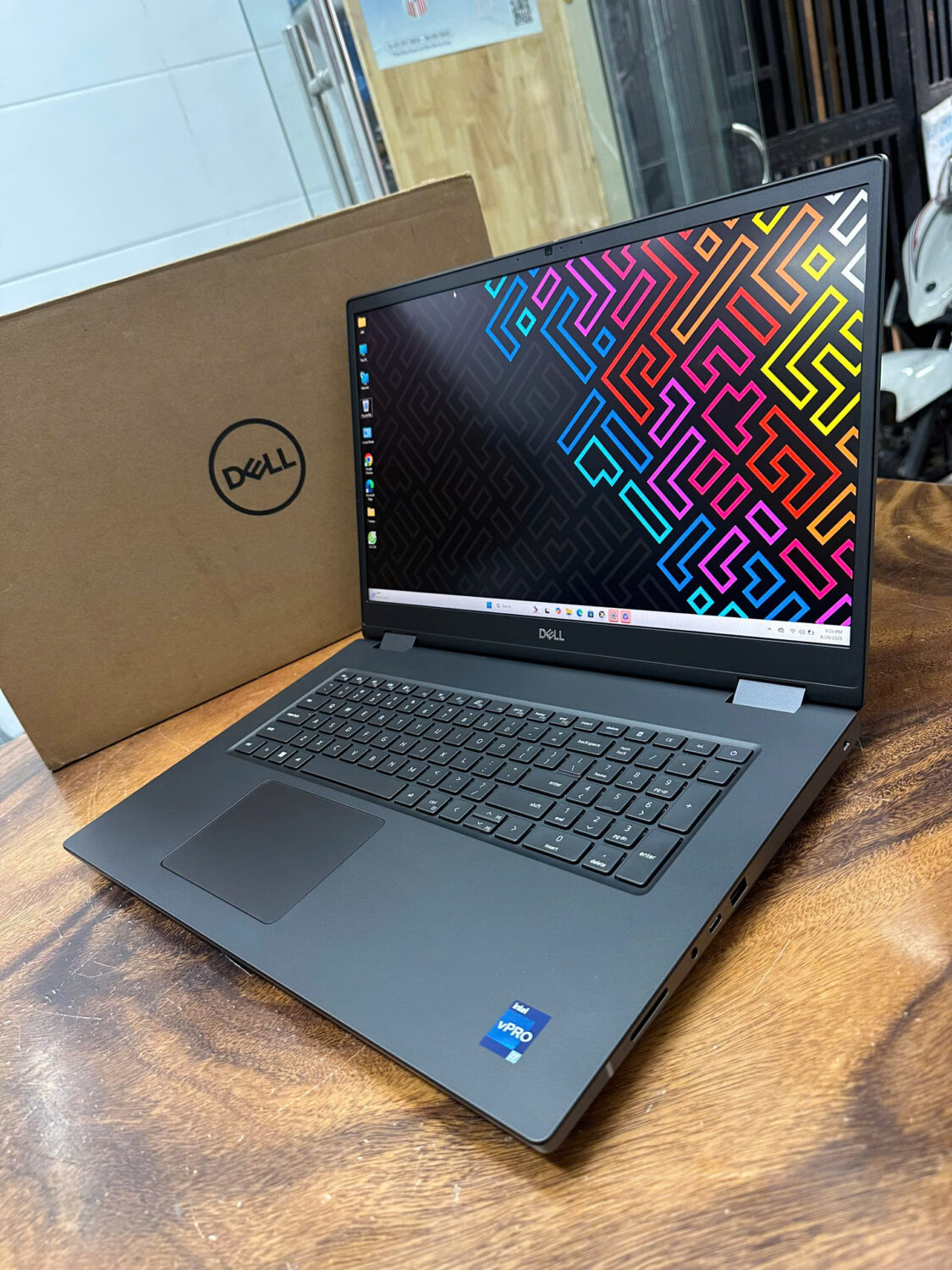 Dell Precision 7780 Core I7 (15)