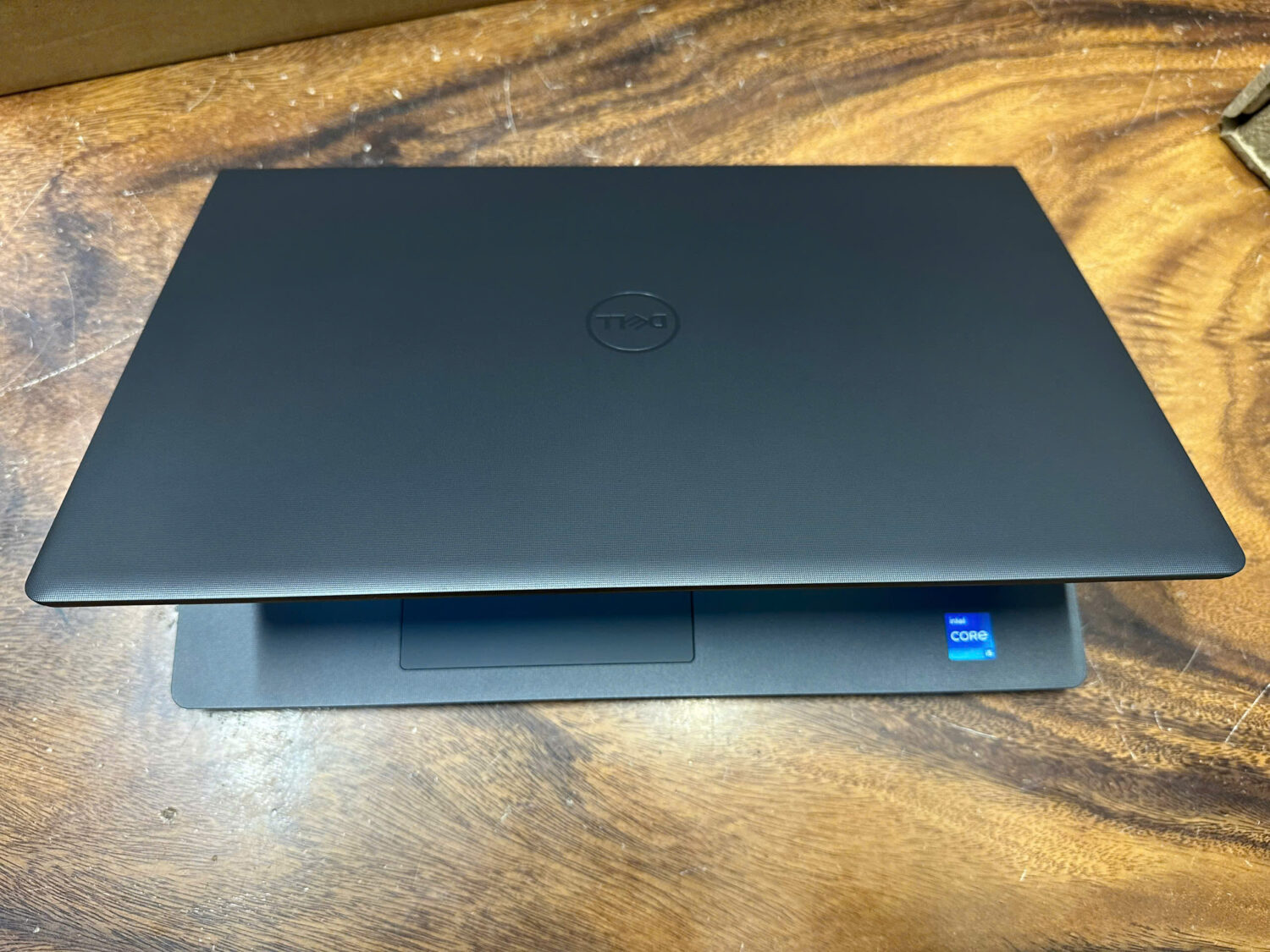 Dell Vostro 3520 I5 (1)