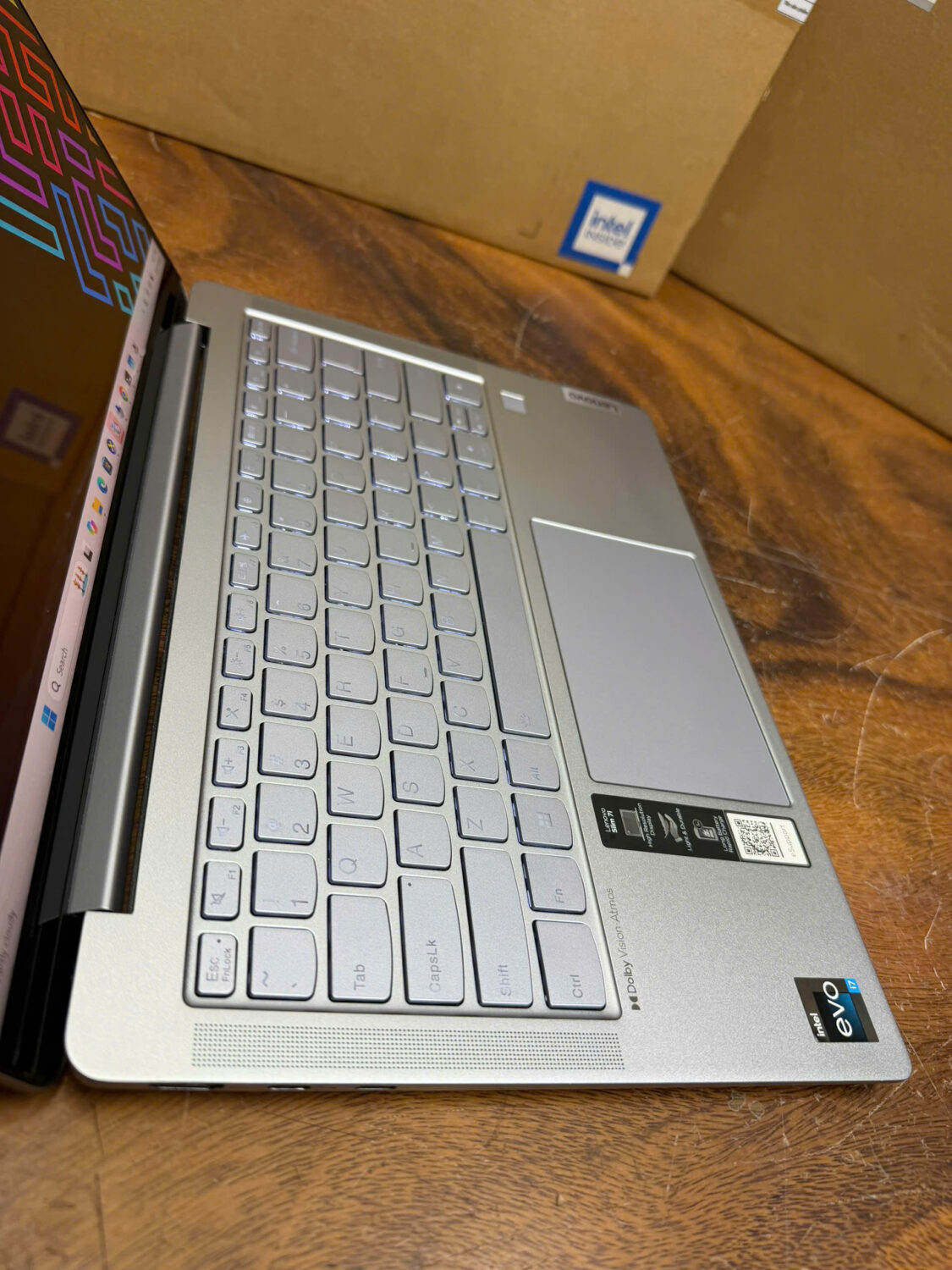 Lenovo Slim 7 14irp8 (4)