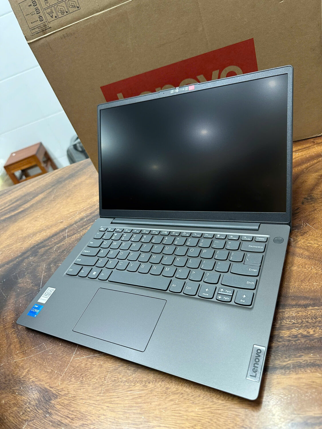 Lenovo V14 G4 (4)