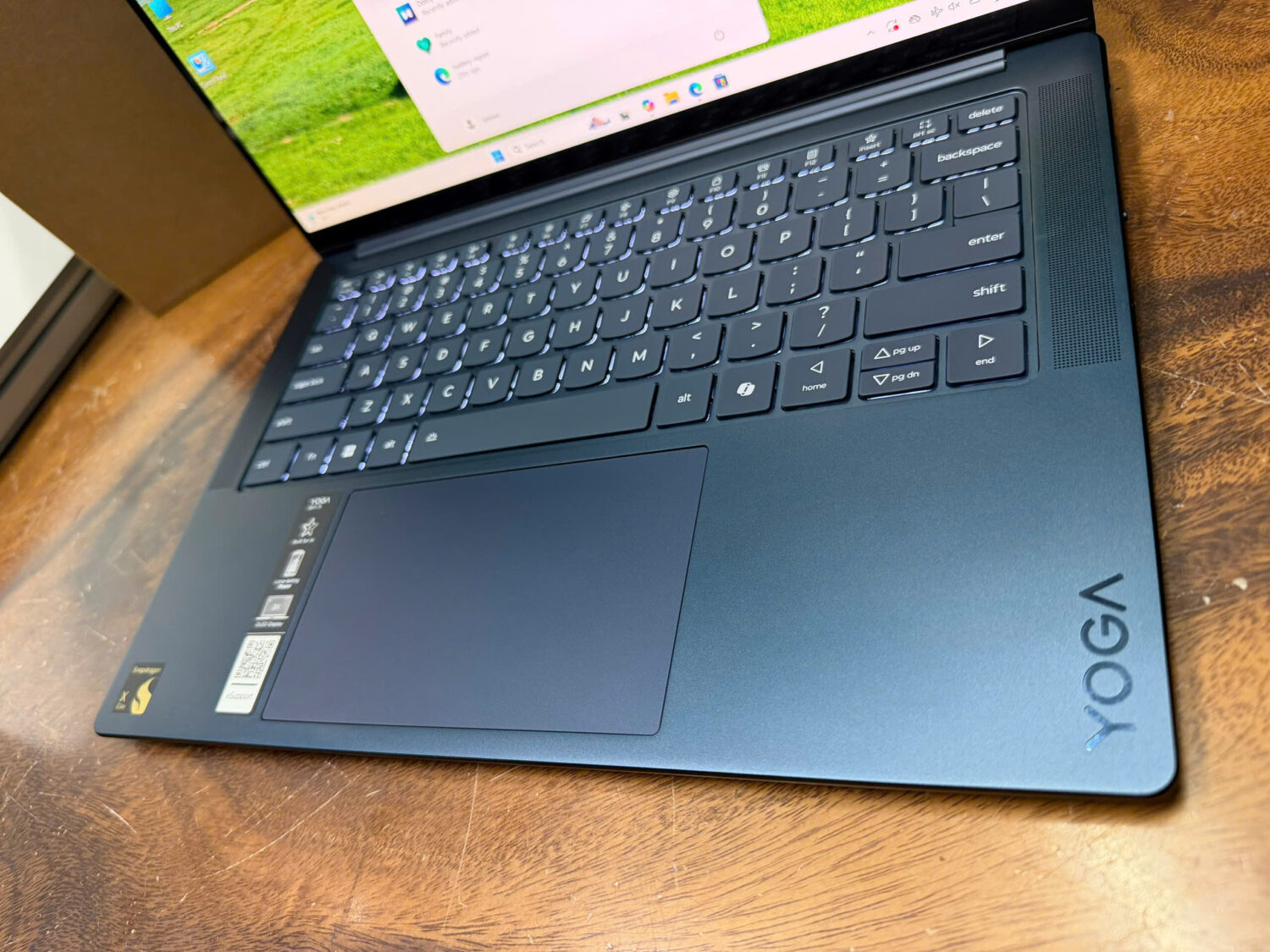 Lenovo Yoga Slim 7 14q8x9 (4)