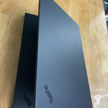 Thinkpad P1 i7 8th (5)