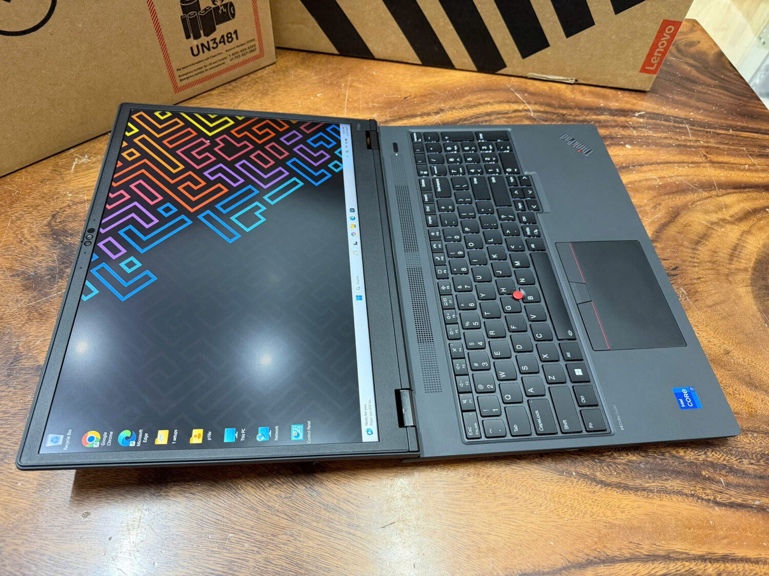 Thinkpad P16v I7 (2)