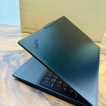 Thinkpad P16s Gen 3 OLED (1)