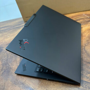 Thinkpad X1 carbon gen 13 Aura edition (1)
