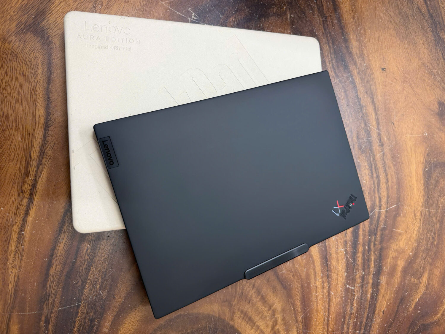 Thinkpad X1 Carbon Gen 13 Aura Edition (1)