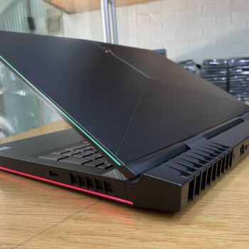 dell alienware 17 R5 (9)