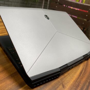 dell alienware m15 (25)