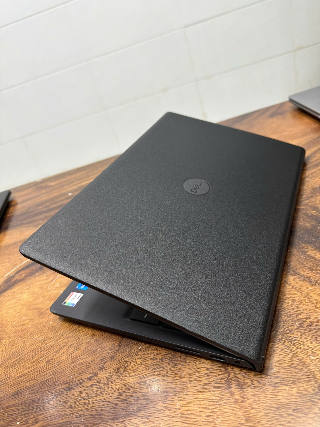 Dell Inspirion 3511 Core I7 (4)
