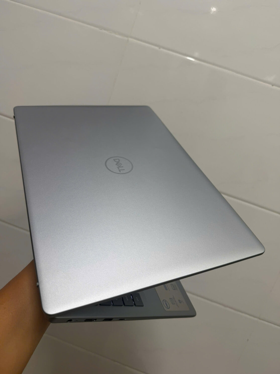 Dell Inspiron 5640 (3)