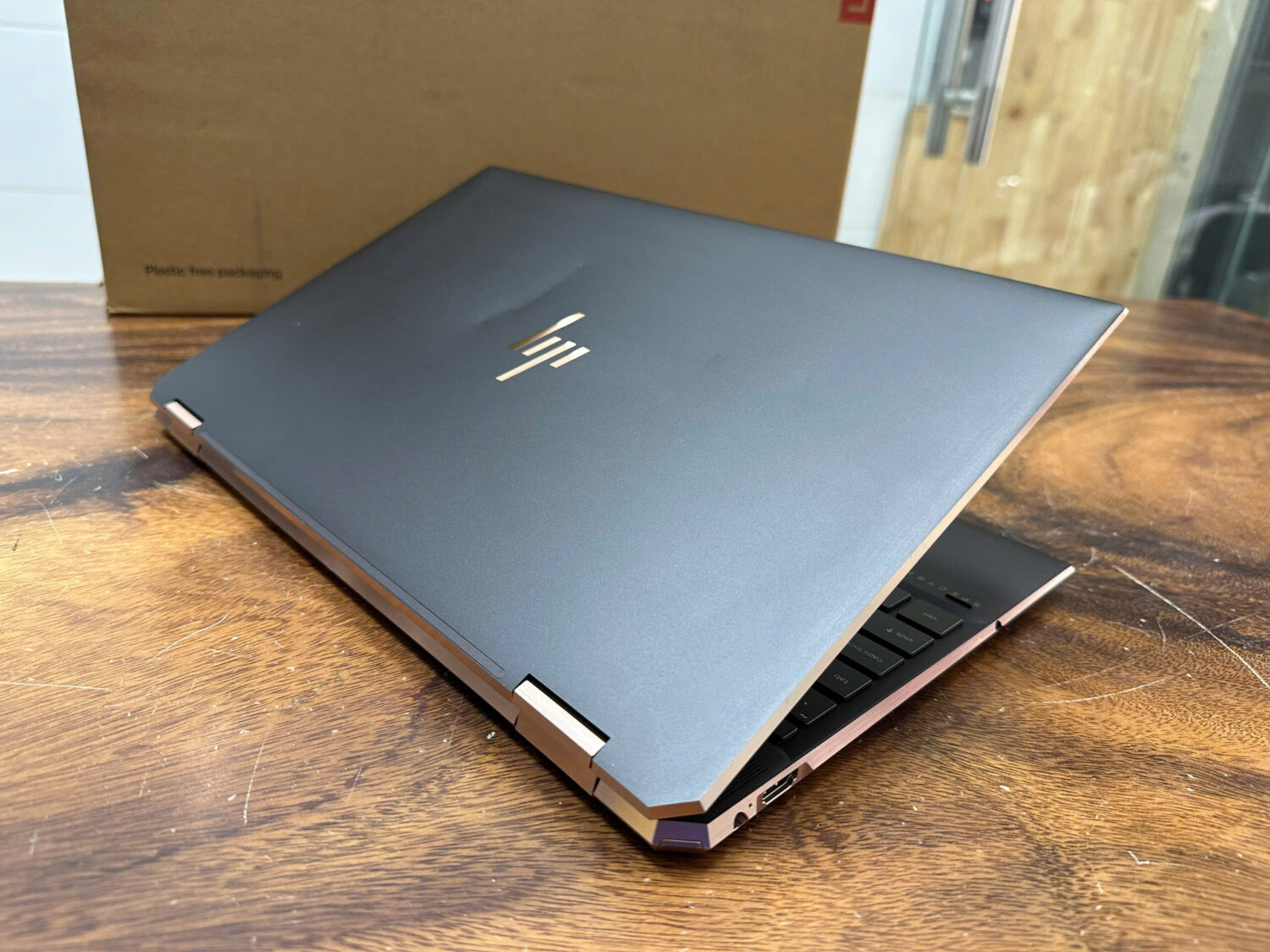 Hp Spectre 15 Gemcut 90 (9)