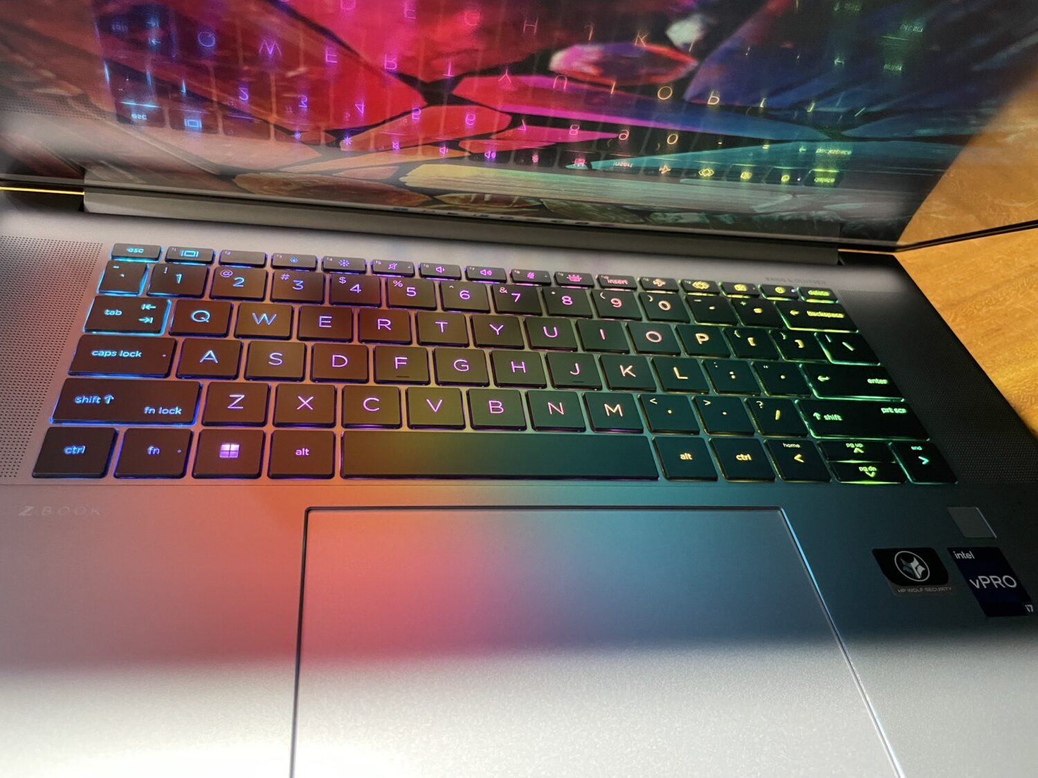 ZBook Studio G9 sở hữu bàn phím RGB hiếm thấy trên các dòng Workstation