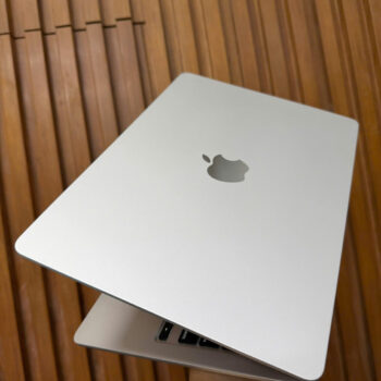 Macbook Air 13.6in M2 Silver (1)