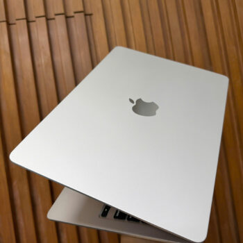Macbook Air 13.6in M2 Silver 1