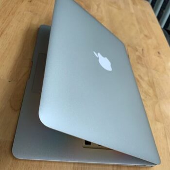 macbook air 13in (9)