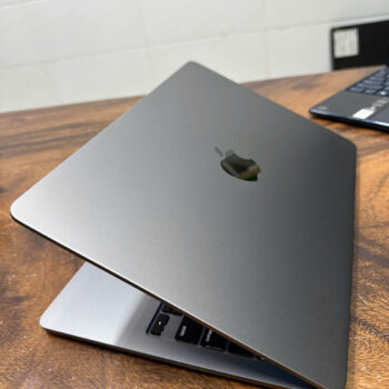 macbook air 13in m2 grey (9)