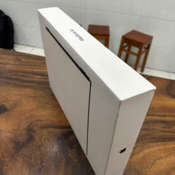 macbook air 15in m2 new box (2)