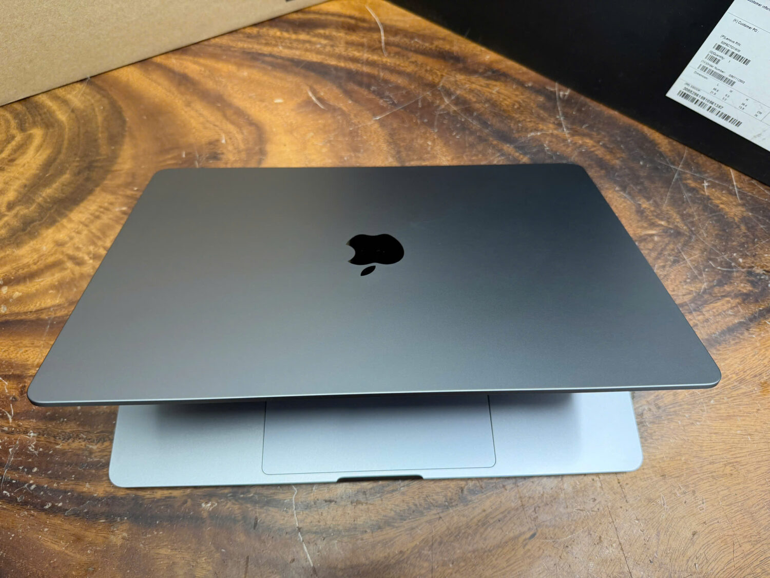 Macbook Air 15inch (2)