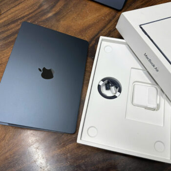 macbook air M3 box (2)
