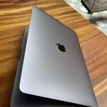 macbook pro 13 inch m1 (6)