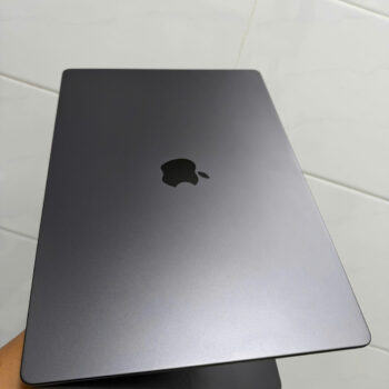 Macbook Pro 16 M3 Max (2)