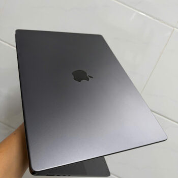 Macbook Pro 16 M4 (12)