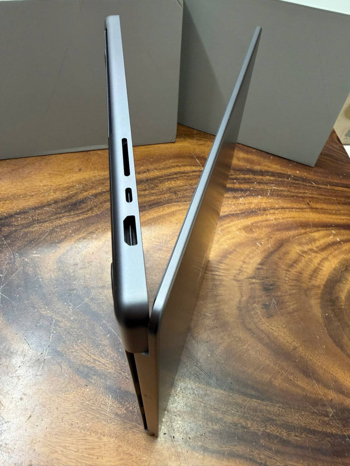 Macbook Pro 16 M4 New (15)