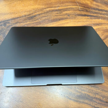 Macbook Pro 16 Like New (1)